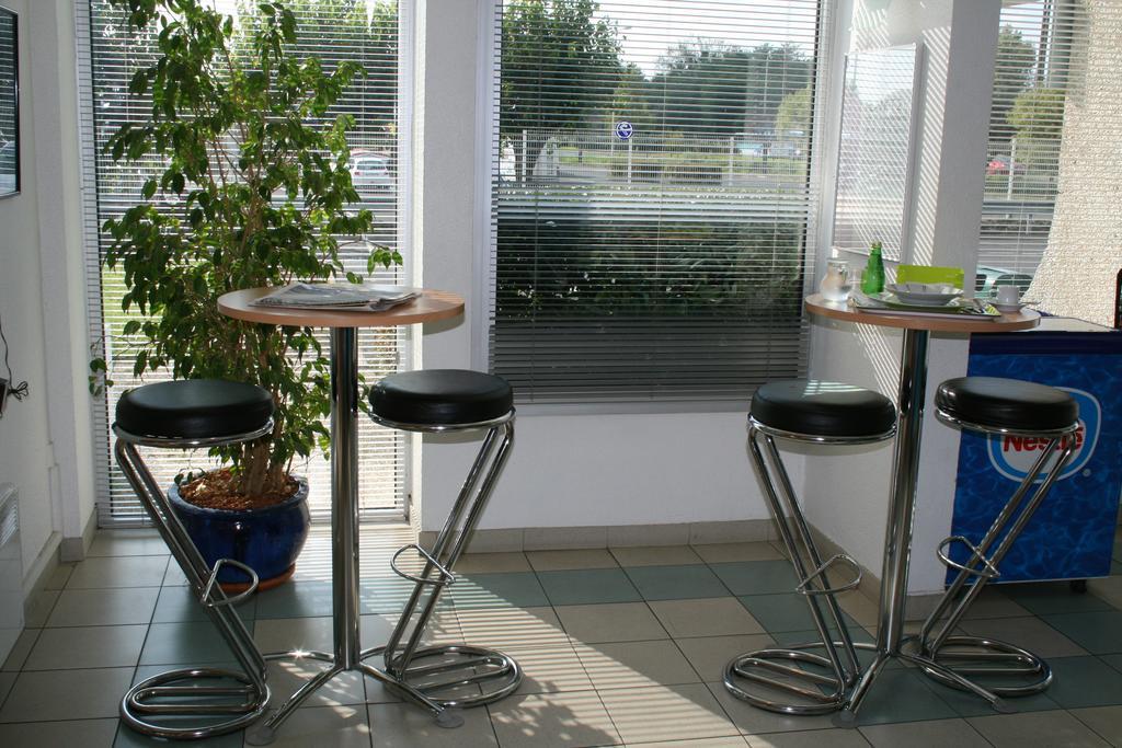 Ibis Budget Thiers Exterior foto