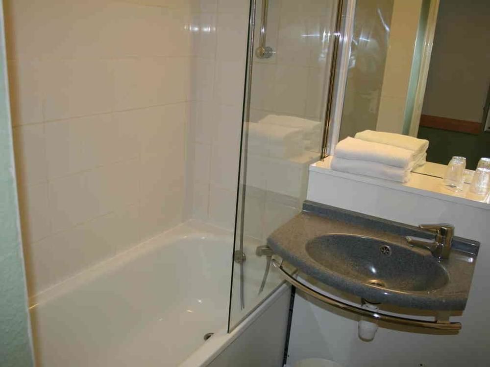 Ibis Budget Thiers Exterior foto